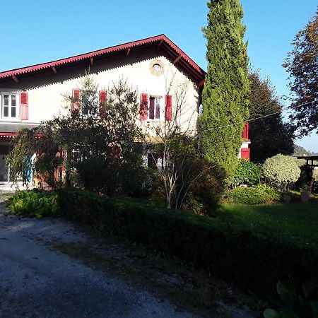 Chez Cecile Et Jean-No Bed & Breakfast Gan Екстериор снимка