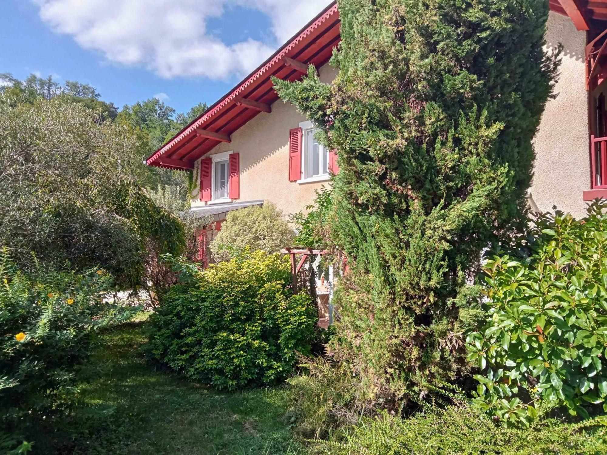 Chez Cecile Et Jean-No Bed & Breakfast Gan Екстериор снимка